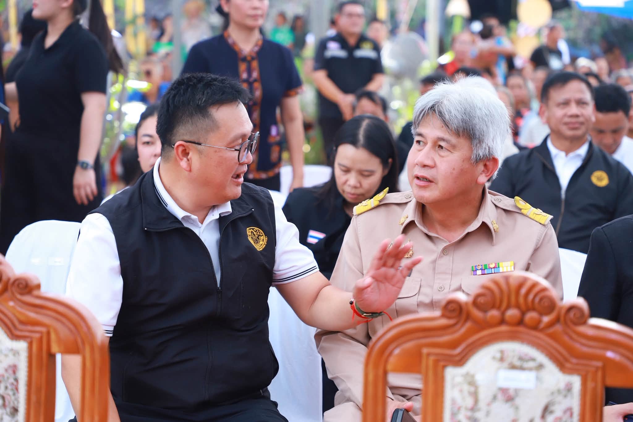 title - รมว.กษ. นำทีมลงพื้นที่ตรวจราชการ พร้อมมอบโฉนดเพื่อการเกษตร ส.ป.ก.เลย กว่า 6 พันไร่